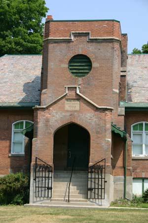 Featured is the projecting tiered buttress and square bell tower.; Ministry of Culture, 2007.