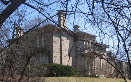 Featured are the limestone walls which are emphasized by light-coloured quoins.; Lindsay Benjamin, 2007.