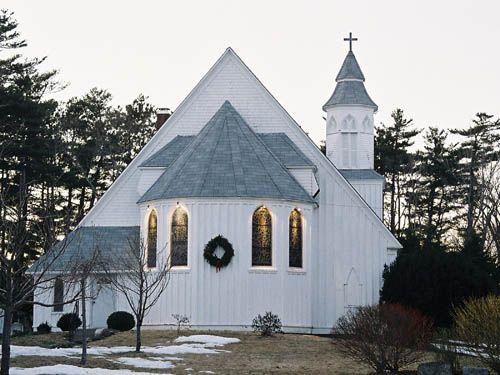 Southeast view of the chancel, Holy Trinity Anglican Church, Bridgewater, NS, 2009; Heritage Division, NS Dept. of Tourism, Culture and Heritage, 2009