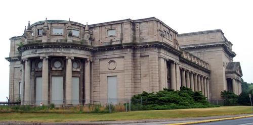 Side view of the Electrical Development Company Generating Station and Powerhouse, showing the large, flat-roofed, symmetrical massing, 2005.; Parks Canada Agency / Agence Parcs Canada, 2005.