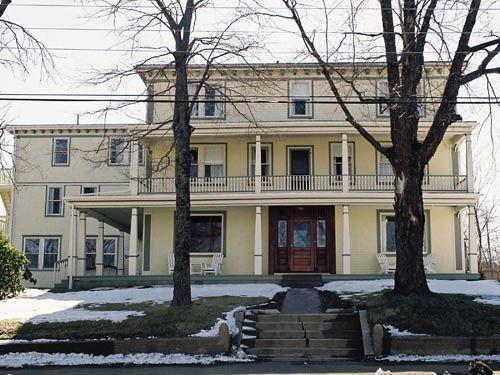 View from Queen Street (northeast), Fairview Inn, Bridgewater, NS, 2009.; Heritage Division, NS Dept. of Tourism, Culture and Heritage, 2009