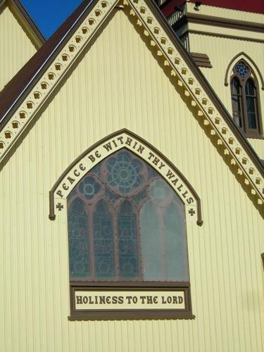 Detail view of the east window and hole-drilled bargeboard, St. James' Anglican Church, Mahone Bay, NS, 2009.; Heritage Division, NS Dept. of Tourism, Culture and Heritage, 2009