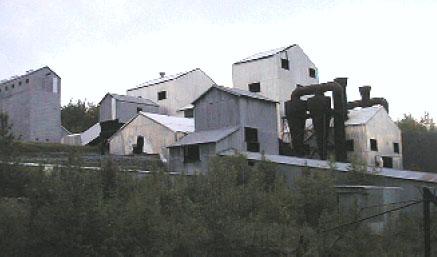 General view of a part of the Nordegg National Historic Site of Canada, 1999.; Agence Parcs Canada/ Parks Canada Agency, L. Felske, 1999.