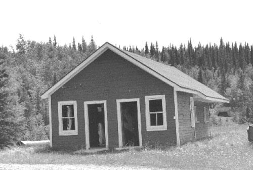 Main façade of the Lamp house at Nordegg, 1998.; Parks Canada Agency/ Agence Parcs Canada, W. Wyllie, 1998.