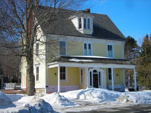 Front and side elevations, 680 Main Street, Mahone Bay, NS, 2009.; Heritage Division, NS Dept. of Tourism, Culture and Heritage, 2009
