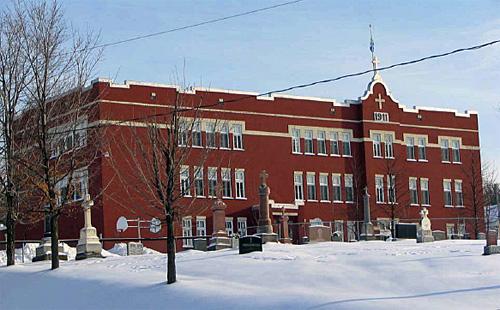 General view of the Lambert School at the Saint-Joseph-de-Beauce Institutional Ensemble National Historic Site of Canada, 2004.; Parks Canada Agency / Agence Parcs Canada, J. Dufresne, 2004.