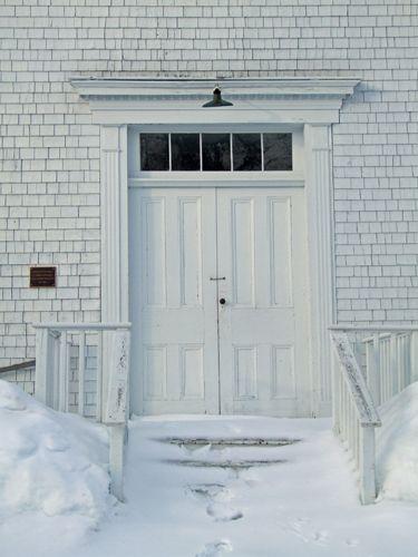 Detail of main entrance, St. Andrew's Church, Baddeck Forks, NS, 2009.; Dept. of Tourism, Culture and Heritage, Province of Nova Scotia, 2009