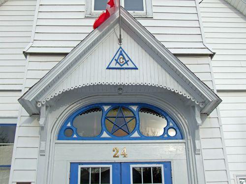 Detail of pediment over main entrance, St. Mark's Masonic Lodge, Baddeck, NS, 2009.; Dept. of Tourism, Culture and Heritage, Province of NS, 2009