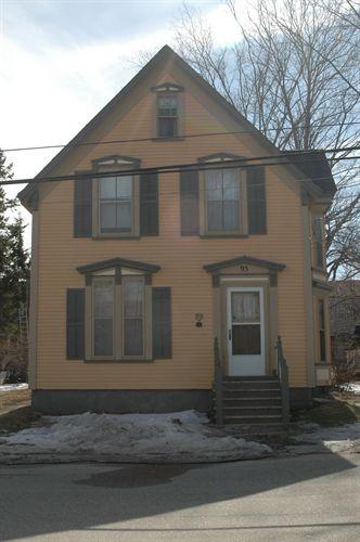 Front elevation of the Whitman-Riley House, Annapolis Royal, Nova Scotia, 2009.; Heritage Division, Nova Scotia Department of Tourism, Culture and Heritage, 2009