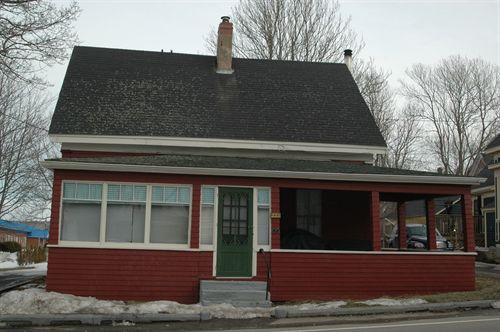 Front elevation of the King House, Annapolis Royal, Nova Scotia, 2009.; Nova Scotia Department of Tourism, Culture and Heritage, Heritage Division, 2009