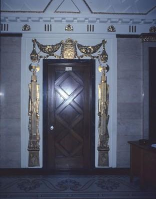 Interior view of the Joliette Court House, showing interior elements related to its public function, 1982.; Agence Parcs Canada / Parks Canada Agency, 1982.