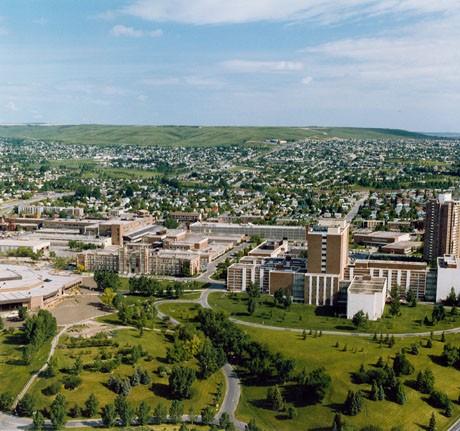 Aerial view of the campus of the Southern Alberta Institute of Technology, showing Heritage hall to the left of the image.; Parks Canada Agency / Agence Parcs Canada.