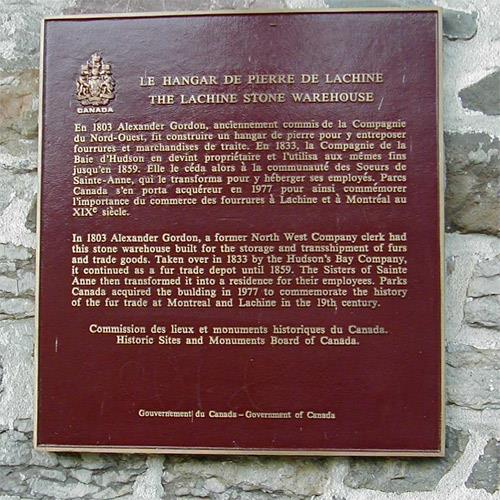 View of the Historic Sites and Monuments Board of Canada plaque, 2002.; Parks Canada Agency/Agence Parcs Canada, 2002.