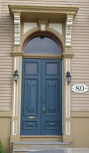This image shows the main entrance of the building, 2007; City of Saint John