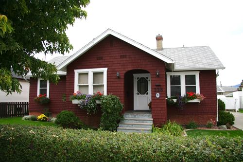 Exterior view of the Tom Bones House, 2007; City of Kamloops, 2007