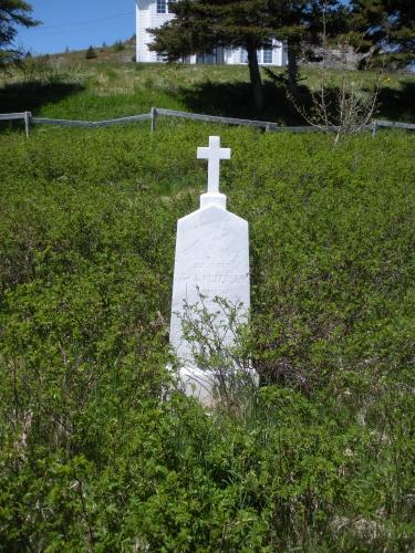 Memorial commemorating the crew of the Sigrid, North Side Burial Ground, Ferryland, NL. Taken 2009. ; HFNL/Andrea O'Brien 2009