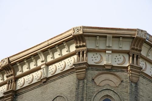 Detail view of the cornice of the Independent Order of Odd Fellows Hall, Winnipeg, 2007; Historic Resources Branch, Manitoba Culture, Heritage and Tourism, 2007