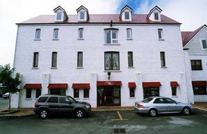 General view of Murray Premises, 1994.; Parks Canada/Parcs Canada, 1994.