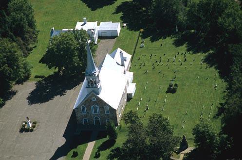 Église de Notre-Dame-de-Laterrière; Ministère de la Culture, des Communications et de la Condition féminine, Pierre Lahoud, 2004