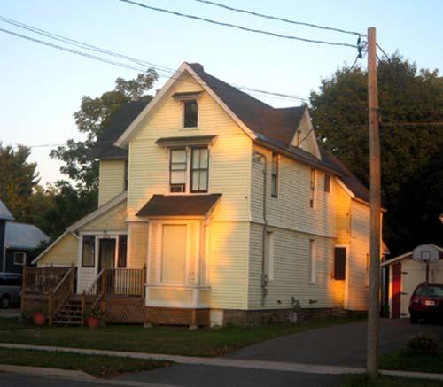 Image showing the front and south façades of the dwelling; City of Fredericton