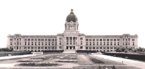 General view of the Legislative Building, showing its Beaux-Arts Classicism/Edwardian Baroque design.; Library and Archives Canada / Bibliothèque et Archives Canada.