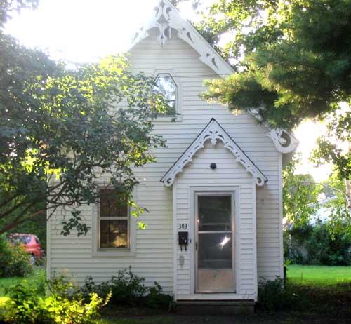 Image showing Caretaker's Cottage situated in the south east corner of Wilmot Park; City of Fredericton