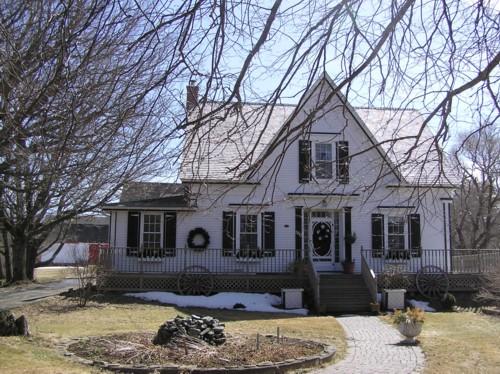Bayside Farm, Front Elevation, 2004; Municipality of the District of Digby, D. Thurber, 2004