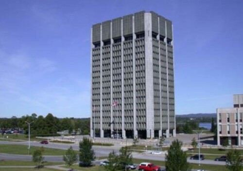 General view of the Brooke Claxton Building, showing the simple rectangular massing, 2005.; Public Works and Government Services Canada / Travaux publics et Services gouvernementaux Canada, 2005.