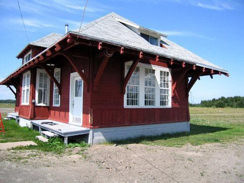 Ancienne gare de Saint-Anaclet; Ministère de la Culture, des Communications et de la Condition féminine, Jean-François Rodrigue, 2005