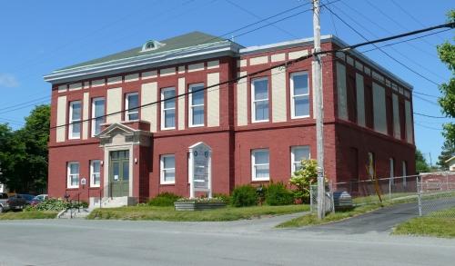 View of the front and right facades of Western Union Cable Building, Bay Roberts, NL. Photo taken July 2009. ; HFNL/Andrea O'Brien 2009