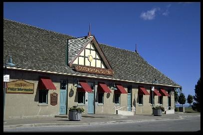 Part of west facade, former Master Mechanic's Building, now Southshore Community Centre, Barrie, 2004; City of Barrie, 2004