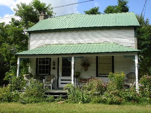 facade of St. Louis House; RHI 2006