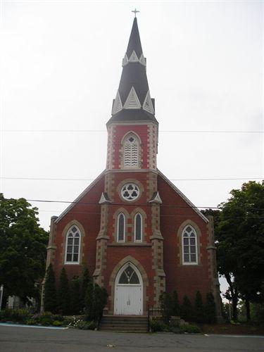 Front elevation, Stella Maris Church, Pictou, Nova Scotia, 2005.; Heritage Division, NS Dept. of Tourism, Culture and Heritage, 2005