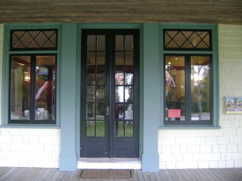 This photograph shows the entrance of the front-facing façade, 2007; Town of St. Andrews
