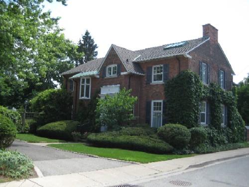 Burgoyne Residence, situated at the end of Trafalgar Street; Sarah Middleton, St. Catharines, 2008