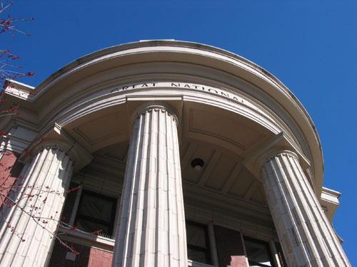 Exterior view of the Bank of Commerce Building, bowed front detail, 2004; City of Nanaimo, Christine Meutzner, 2004