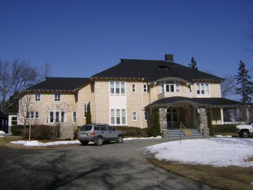 This photograph illustrates the contextual view of Rosemount, 2008; Town of St. Andrews