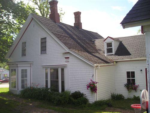 South elevation, Jost House, Guysborough, Nova Scotia, 2006.
; Heritage Division, NS Dept. of Tourism, Culture and Heritage, 2006