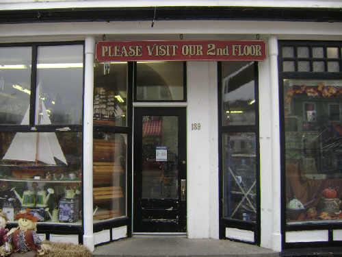 This photograph shows the handsomely defined recessed entranceway, 2008; Town of St. Andrews
