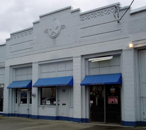 Exterior view of Tom Brown's Autobody, 2004; City of Nanaimo, Christine Meutzner, 2004