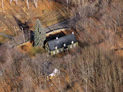 Manoir Allsopp - Site archéologique du Fort-Jacques-Cartier; Ministère de la Culture, des Communications et de la Condition féminine, Pierre Lahoud, 2004