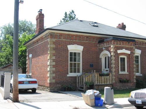 Of note is the enclosed porch.; Beatrice Tam, 2008.