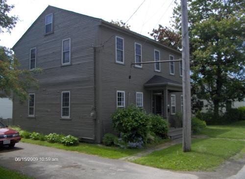 This photograph shows the side of the residence, 2009; Town of St. Andrews