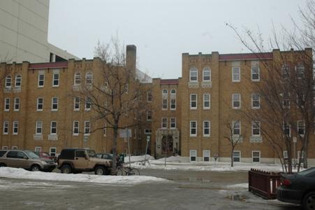 Front view, facing West; Winkel, 2009