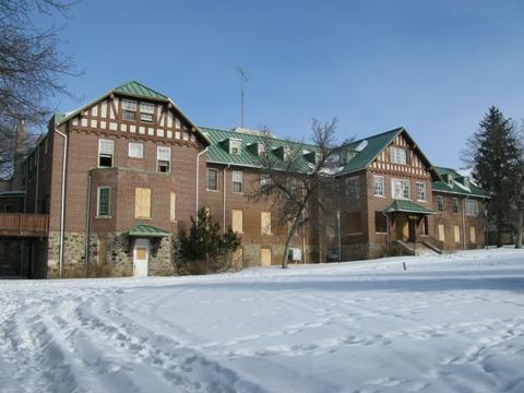 Fort San (Echo Valley Conference Centre), 2009; Robertson, 2009
