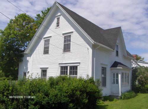 This photograph illustrates the side view of the building, 2009; Town of St. Andrews
