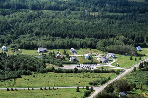 Centre d'héritage britannique de la Gaspésie; Ministère de la Culture, des Communications et de la Condition féminine, Pierre Lahoud, 2004