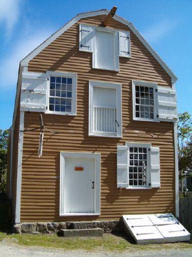 Ross-Thomson House, Shelburne, stor - front elevation, 2004; Heritage Division, Department of Tourism, Culture and Heritage, 2004