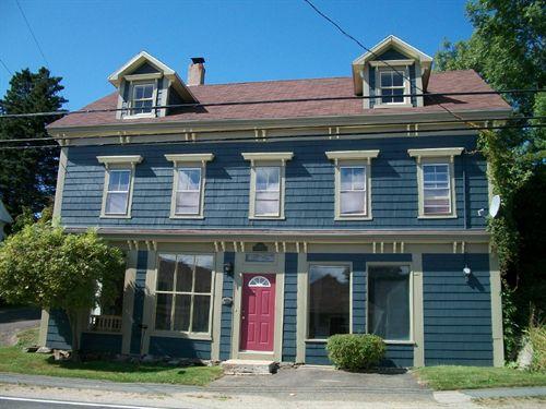 William Letteney House, Granville Ferry, NS, front elevation, 2009.; Heritage Division, NS Dept. of Tourism, Culture and Heritage, 2009