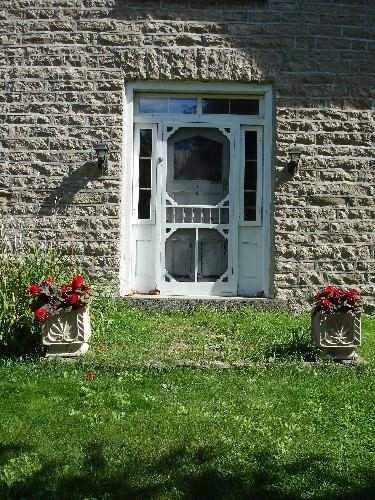 The front entrance of the McCulla House.; RHI 2006